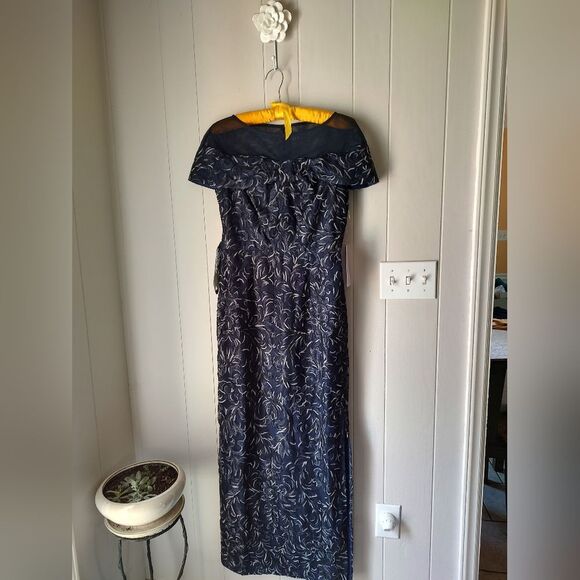 NWT JS Collections "Reese" Navy Column Gown with Sheer Illusion Neckline  Size 8 - Picture 2 of 9